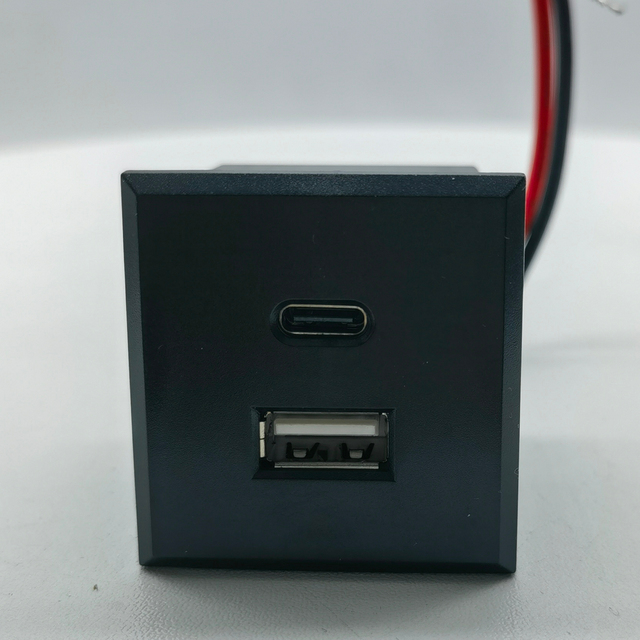 Panel Mounted USB Charger PDU Socket Industrial TYPE C Inlet Anti-Tripping 5V 2.1A DC for Home SOFA Durable Plastic Material