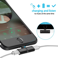 Hochwertiger 2-in-1 3,5mm Aux-Splitter-Adapter für iPhone XS 6 7 8 11 12 13 Mobiltelefon-Kopfhörer-Konverter AC-Ausgang