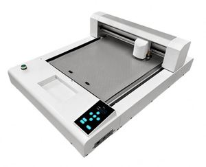 Machine <span class=keywords><strong>de</strong></span> découpe intelligente à positionnement automatique pour papier A3, <span class=keywords><strong>film</strong></span> PVC/PET auto-adhésif et carton - Product Image 1
