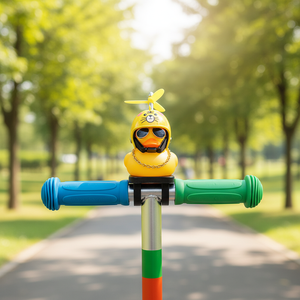 Canards en caoutchouc, klaxon de vélo, klaxon de moto avec hélice de casque, jouet canard en caoutchouc mignon, ornements de voiture, décoration de la maison - Product Image 4