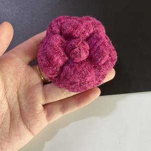 Haut de gamme 6.6cm Nibu Super-forme fleur camélia broche broches petite fleur parfumée bijoux Corsage plaqué alliage Plus broche - Product Image 1