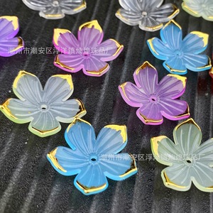 Perles en acrylique en forme de fleur de cerisier, bord doré, 24 mm, trou pour accessoires de bijoux DIY, pour épingles à cheveux, boucles d'oreilles, ornements - Product Image 1