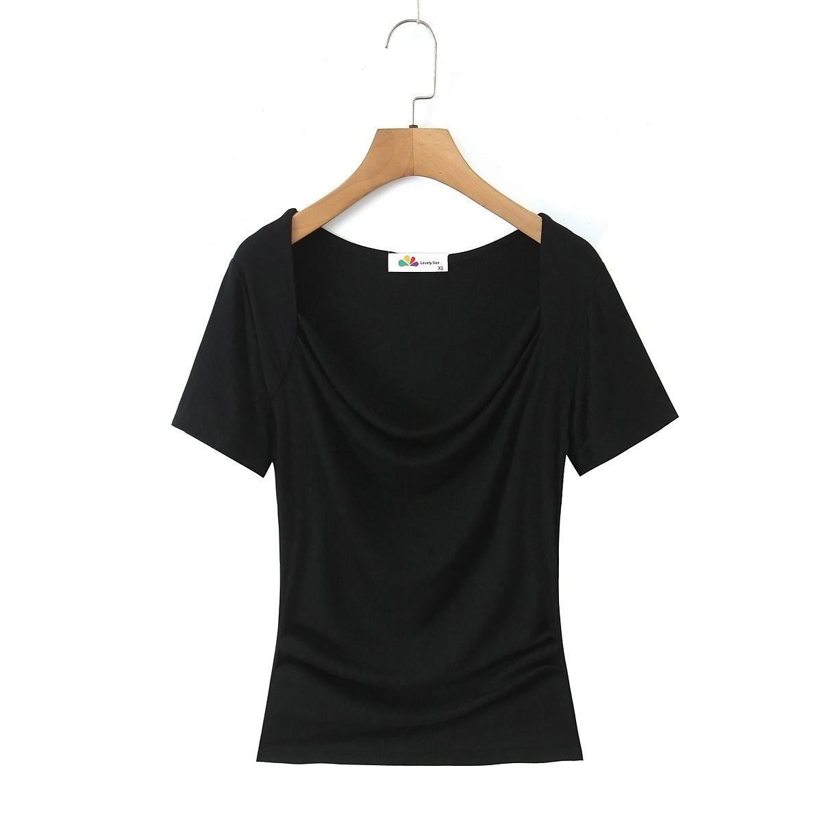 เสื้อเชิ้ตแขนสั้นสีดำ