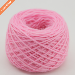 Échantillon Gratuit Disponible Fil de Laine <span class=keywords><strong>Pas</strong></span> <span class=keywords><strong>Cher</strong></span> 100% Laine Peignée Gonflante en Cône pour Tricot à la Main et Pulls - Product Image 1