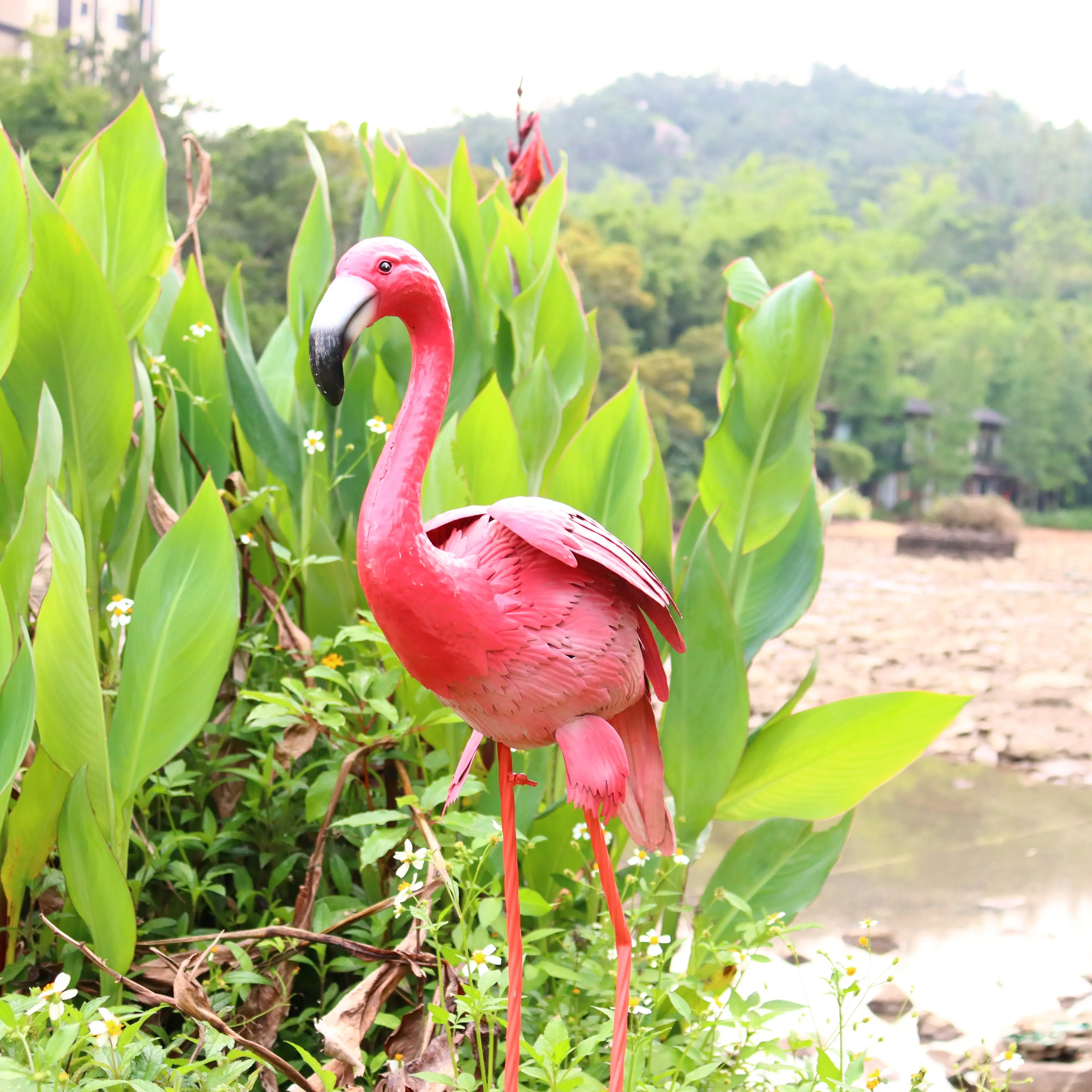 Flamingo dekorasi luar ruangan patung logam hadiah kerajinan karya seni perabotan halaman rumah