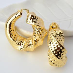 Aretes de Aro Chapados en Oro de 18k de Alta Calidad con Estilo Hiphop Africano para Mujer - Product Image 5