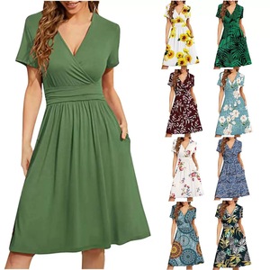 Vente en gros de robes décontractées pour femmes, amples, imprimées, grandes tailles, à col en V, sans manches, avec lacets - Product Image 2