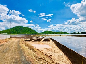 Vis de fondation en acier personnalisées pour systèmes solaires, clôtures, terrasses et supports de maison, galvanisées à chaud - Product Image 3