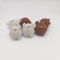 Gantungan kunci beruang Crochet buatan tangan, gantungan kunci lucu coklat dan putih mewah untuk dekorasi tas