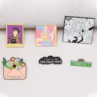 Prix d'usine Broches et badges de revers en émail métallique, personnalisables et créatifs, sur le thème des albums musicaux d'artistes chanteuses, en lot combiné