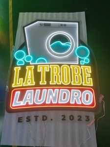 Insegna al Neon a Forma di Cuore Personalizzabile OneRed per Matrimoni, Consegna Rapida, Vendita all'Ingrosso - Product Image 6