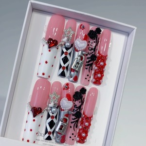 Uñas Postizas Francesas Hechas a Mano, con Relieve de Rosa, Corazón, Mariposa y Candado Pequeño, Estilo Nicho, Tallado Artesanal de 50mm - Product Image 1