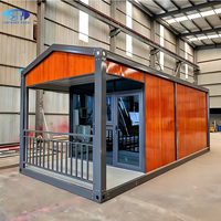 Vente en gros de maison conteneur modulaire préfabriquée avec balcon, toit triangulaire en verre et toit à pignon en bois, nouvelle conception, petite villa