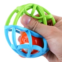 Balle d'activités sensorielle lumineuse et hochet doux pour bébés, favorisant la coordination œil-main et la reconnaissance des couleurs
