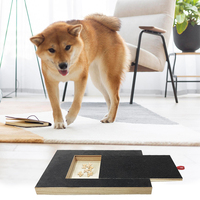 Bunnyhi GZB002 Planche à gratter durable pour patte d'ongle de chien avec papier de verre noir Tampon à gratter pour chien en bois pour ongles avec boîte à collation