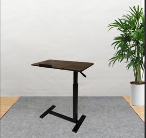 Moderner Runder Gerillter Glas-Couchtisch mit Goldenem Metallrahmen für Wohnzimmermöbel und Heimeinrichtung - Product Image 3