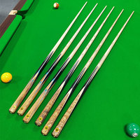 Bâton de queue de billard de haute qualité fait à la main de 145cm avec manche en bois de frêne de 10mm et manchon en carbone pour les joueurs de piscine