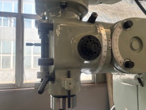 Nguồn cấp dữ liệu tại chỗ Máy phay tháp pháo phổ dọc Máy phay kim loại giá Máy phay kỹ thuật số x6325 - Product Image 4