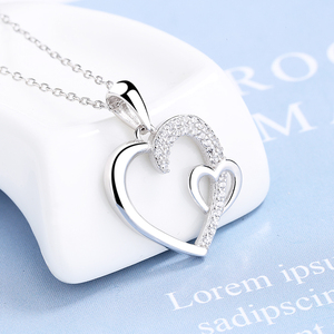 Ciondolo romantico a forma di due cuori per innamorati per San Valentino - Product Image 2