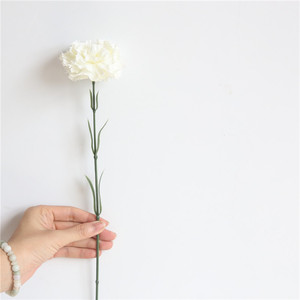 A-039 Hoa Cẩm Chướng Lụa Nhân Tạo Đơn Màu Đỏ Trắng Bán Sỉ Để Trang Trí - Product Image 4