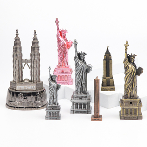 Fabrication Personnalisée New York Souvenir Sculpture Statue de la Liberté Mini Figurine en Métal Ornement - Product Image 5