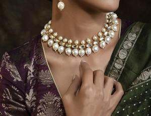 Ensemble de bijoux de perles de mariée Kundan pour femmes plaqué or blanc collier traditionnel et boucles d'oreilles parfait ensemble de cadeaux de mariage - Product Image 1