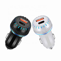 Accessoires de téléphone tendance avec boîte d'affichage pour chargeur de voiture double port 24 pièces chargeur de voiture usb c charge rapide