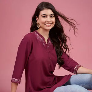 Top con cuello bordado estilo kurta para mujer - Product Image 1
