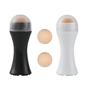 Strumento per la Cura della Pelle KKS, Rullo Assorbente Olio per Pulizia dei Pori, Rullo in Pietra Vulcanica Revlon per il Viso - Product Image 3