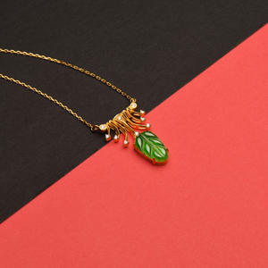 Collar de oro natural auténtico de jadeíta feicui de grado A con colgante de hoja de la paz, cadena de oro, estilo de alta gama - Product Image 4