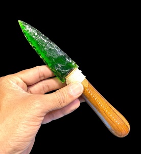 Punta de Flecha de Cristal Verde Tallada a Mano de 8 Pulgadas, Estilo Obsidiana, para Decoración del Hogar y Sanación - Product Image 6