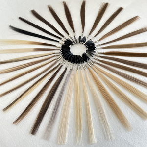Espositore all'ingrosso di 32 colori per <span class=keywords><strong>capelli</strong></span>, anello campionario per <span class=keywords><strong>capelli</strong></span> umani, cartella colori per <span class=keywords><strong>capelli</strong></span> Remy - Product Image 1