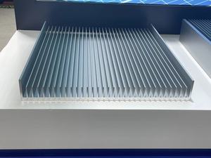 Profilés de dissipateur thermique en alliage d'aluminium 6061 6063 T5 <span class=keywords><strong>T6</strong></span> avec surface anodisée de service de pliage pour la dissipation thermique industrielle - Product Image 6