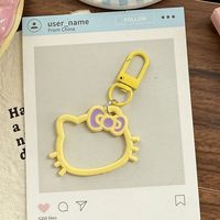 Nouveau porte-clés chat tressé ajouré, pendentif mignon pour sac à dos, accessoires pour envoyer en cadeau à une petite amie, cadeau de couple, bijoux écologiques