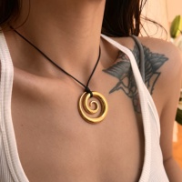 Dazan nouveau plaqué or 18 carats en acier inoxydable sans ternissement Vintage exquis tourbillon croissance anneau pendentif cuir corde collier