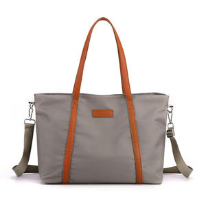 Sac à main tout assorti de grande capacité Sac à bandoulière en nylon imperméable pour femmes Sac fourre-tout tendance pour femmes - Product Image 1