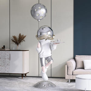 Figura Decorativa de Astronauta de Resina Pintada a Mano, Estilo Folk, para Decoración de Sala de Estar, Oficina u Hogar, de Alta Gama - Product Image 4