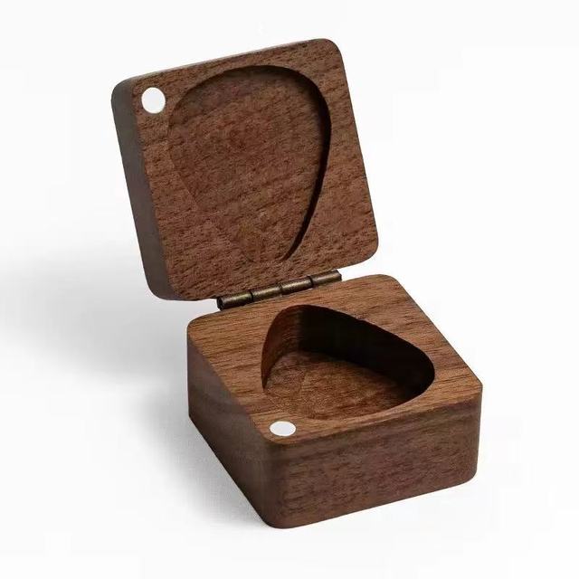 Solid Wood Heart-Shaped Storage Box with Lid, Creative and Exquisite Vintage Wooden Collection Gift Box