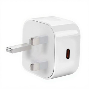 อะแดปเตอร์ชาร์จเร็ว PD 40W ชนิด Type-C ปลั๊กแบบพับได้ของสหราชอาณาจักร เครื่องชาร์จสีขาว - Product Image 2