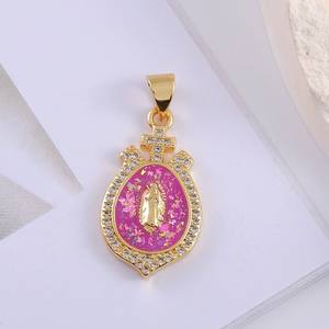 <span class=keywords><strong>Collana</strong></span> <span class=keywords><strong>con</strong></span> ciondolo a forma di elefante placcato oro <span class=keywords><strong>con</strong></span> micro pavé di zirconi e intarsio di opale scintillante, simbolo di buona fortuna, ideale come regalo per la famiglia. - Product Image 5