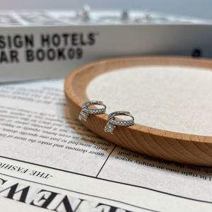 Boucles d'oreilles créoles Dylam Elegance Design en argent sterling 925 avec pierre de moissanite D VVS1 pour femme, idéales pour le quotidien - Product Image 5