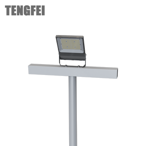 Tengfei 공장 가격 IP66 도로 경기장 용 알루미늄 하이 마스트 폴 라이트 - Product Image 2