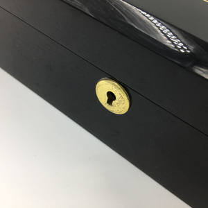 Laqué noir Finition Brillante MDF En Bois 12 Fentes Montres Boîte Avec Serrure À Clé - Product Image 3