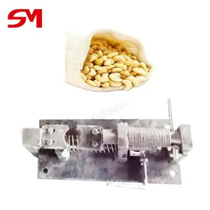 Stainless Steel Newest Design New Hand Operating Shelling Cashew Nut Cracker