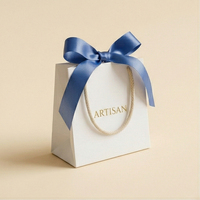 Sacs cadeaux en papier blanc de luxe recyclables avec logo personnalisé imprimé, ruban, cordon de serrage, impression sérigraphique pour emballage cadeau artisanal
