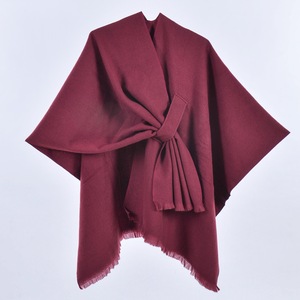 Autunno inverno all'ingrosso da donna aperta davanti a croce semplice mantelle in tinta unita in Cashmere in acrilico poncho alla moda scialli tradizionali - Product Image 4