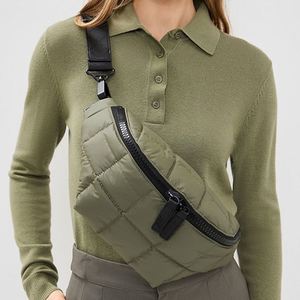 Bolso Bandolera de Nailon Acolchado Personalizado para Mujer, Impermeable, con Cierre, Estilo Mensajero, Moderno, para Viaje, con Correa Ajustable - Product Image 1