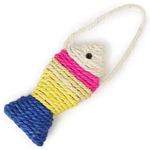 Wholesale Pet Cat Toys Lanyard Small Sisal Cardboard Fish 12 cm Cat Claw Sharpening toy