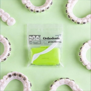 แว็กซ์จัดฟันหลาก<span class=keywords><strong>สี</strong></span>และรสชาติ OEM บรรเทาอาการระคายเคือง ป้องกันช่องปากอเนกประสงค์สำหรับผู้ป่วยที่ใส่เครื่องมือจัดฟัน - Product Image 2