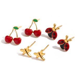 Juego de Aretes J&D Sweet de Acero Inoxidable con Baño de Oro de 18K, con Diseño de Mariquita Roja y Negra, Libélula Roja y Verde, y Cereza - Product Image 1